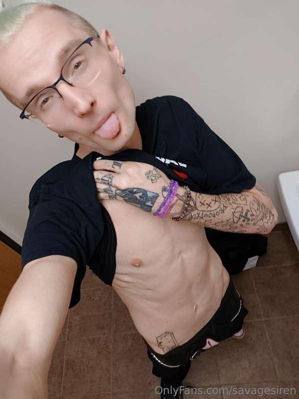 @Sailerboy91 ⚓Lvl 33 Male Model🤘Retired Stripper💀Tattoo Arti..