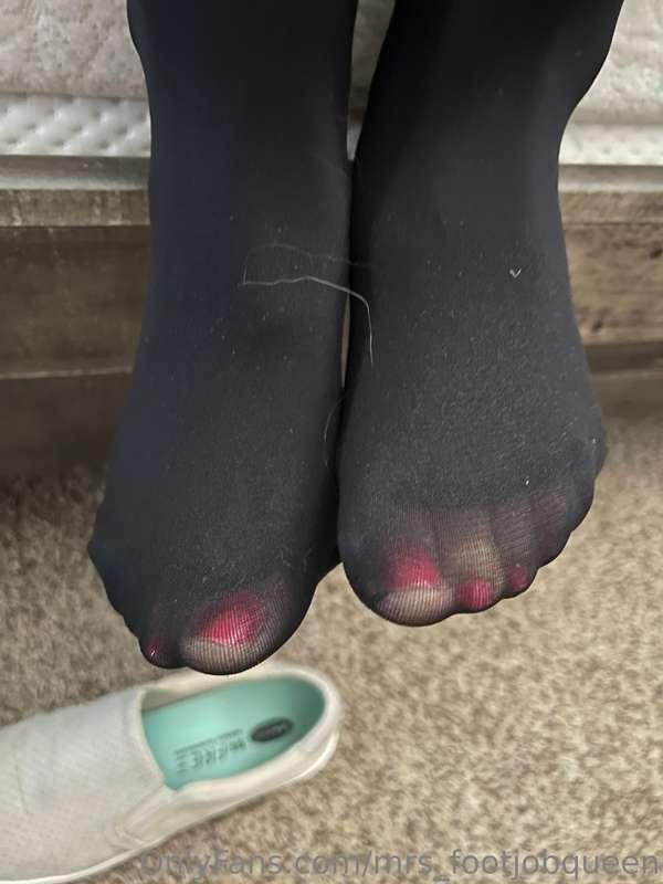 mrs_footjobqueen image #1