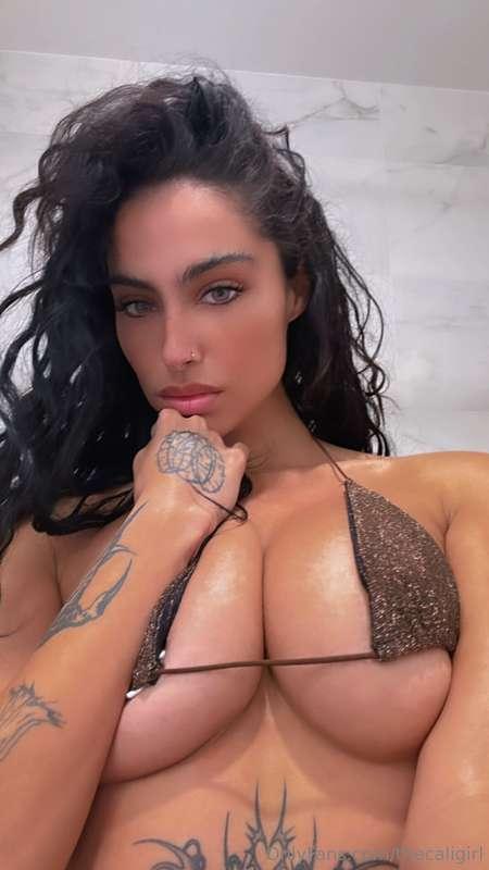 Ready for a wild exploration? 👀💋