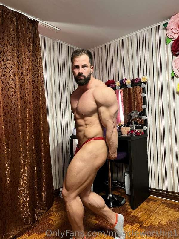 muscleworship1 image #0