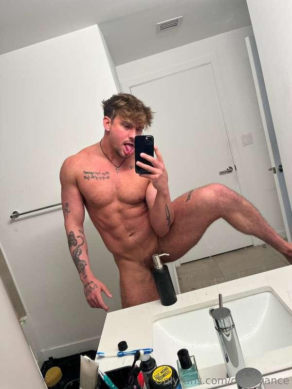 You like last night's j/o vid? 