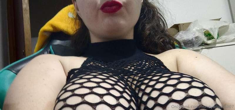 Mis tetas necesitan una polla urgente! 😈😉mándame fotito 🍆 🥵🔥