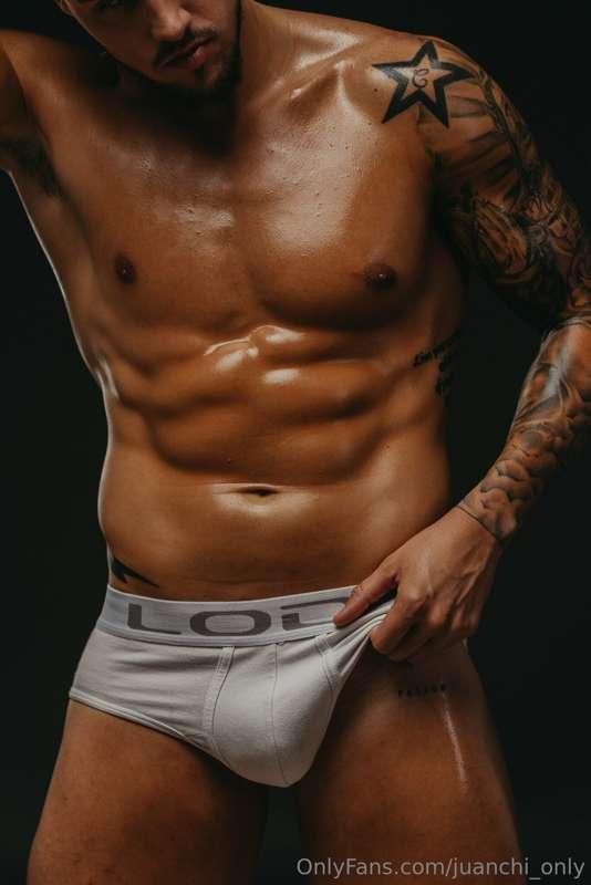 playing underwear model for a while 📸😎