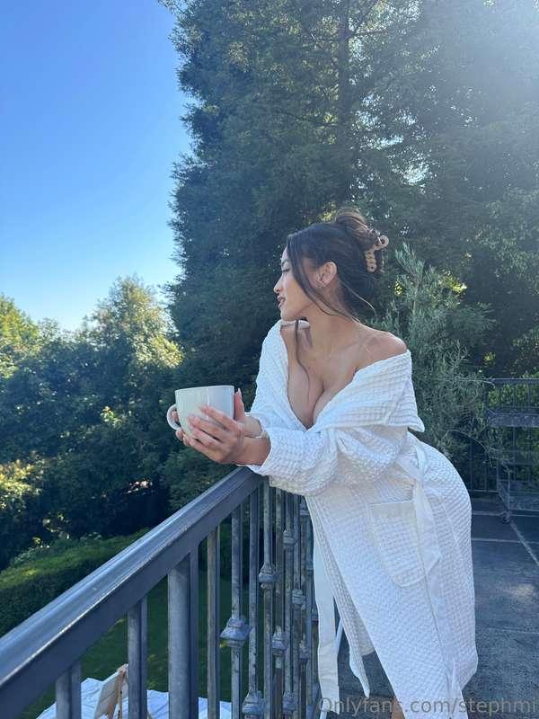 Do you like the view? 💋 LMK how you take your coffee?
