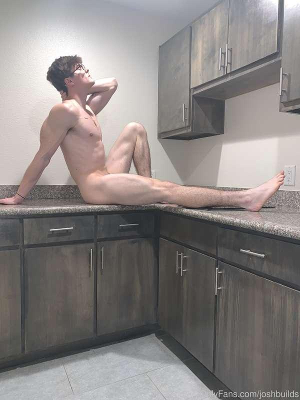 Whole ass snack on the kitchen counter 😋