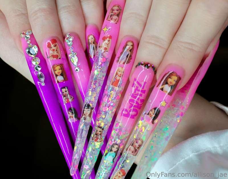 👑👄New Bratz nails💜💅🏻