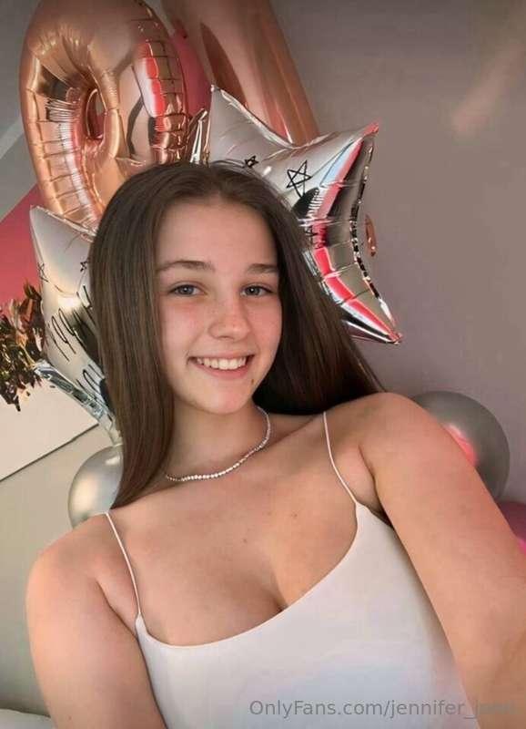 🟢CLICK HERE - @annie_cherry 🟢
This cutie is online and horny..