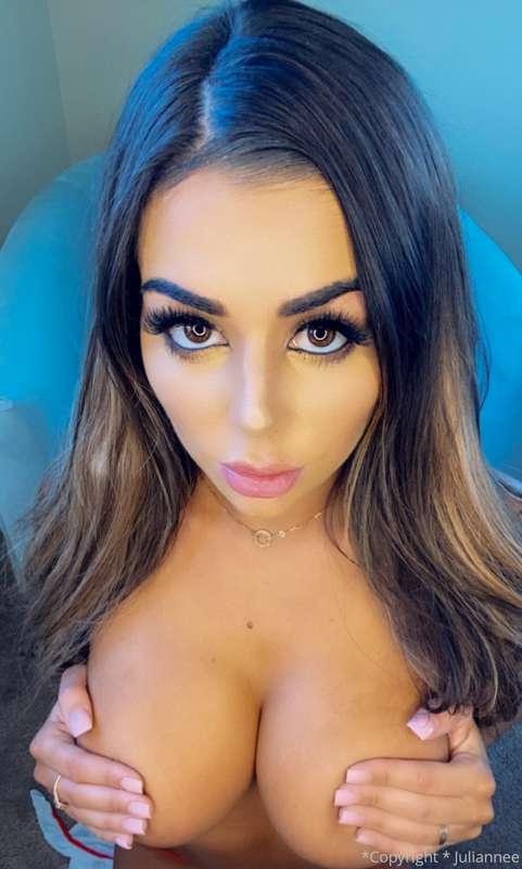 Naughty nurse show going up tonight 😈💦
