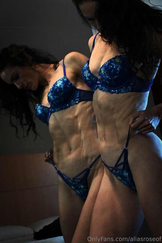 Feeling strong, feeling blue… DM me if you’re feeling bold x