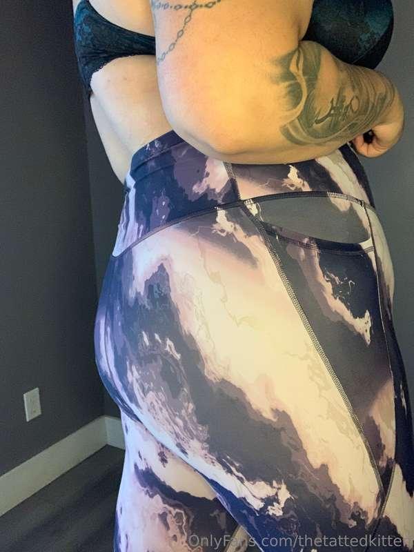 A little morning butt before I head out 