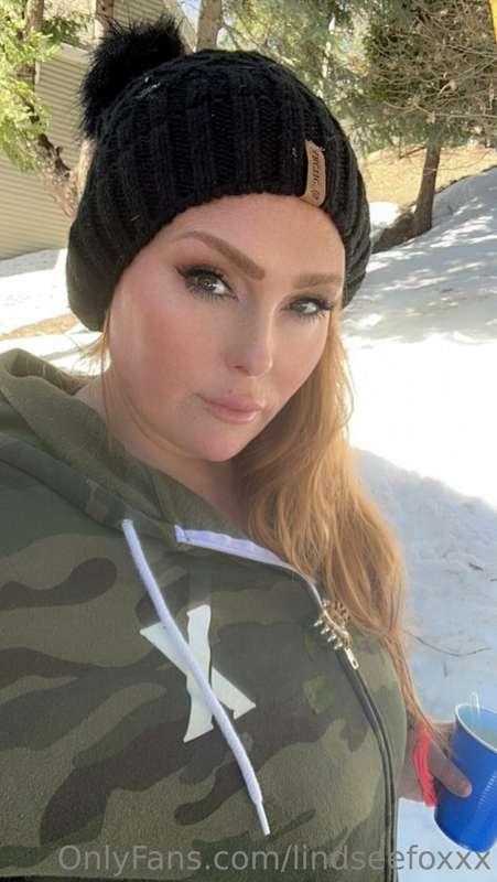 Show bunny back from the mountains