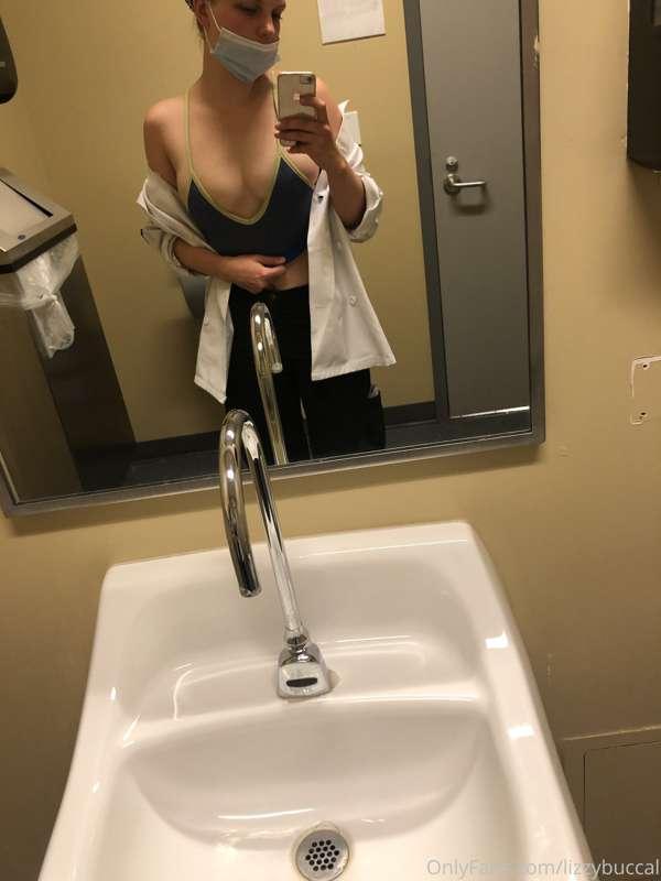 lizzybuccal image #0