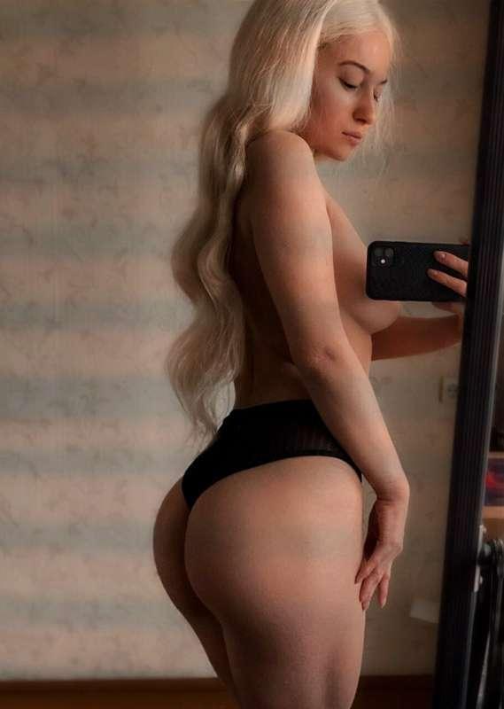 spank me hard to make my ass turn red🔥🔥🔥