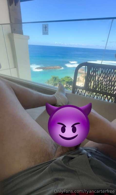 Watch me nut on the balcony 😈 🍆 💦🔥