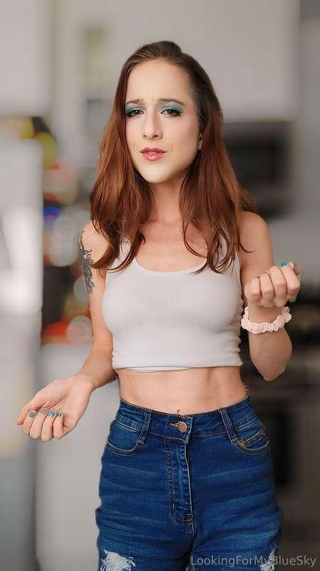 Wdym I have to keep my bra on? Sounds fake tbh