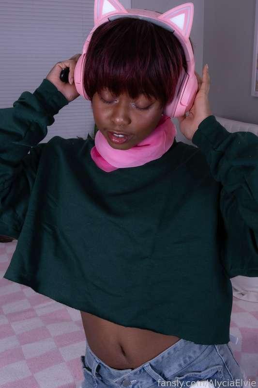 alyciaelvie image #33