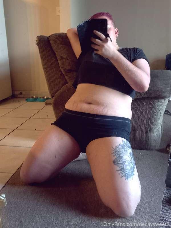 What song makes you feel powerful and sexy? For me it's Whor..