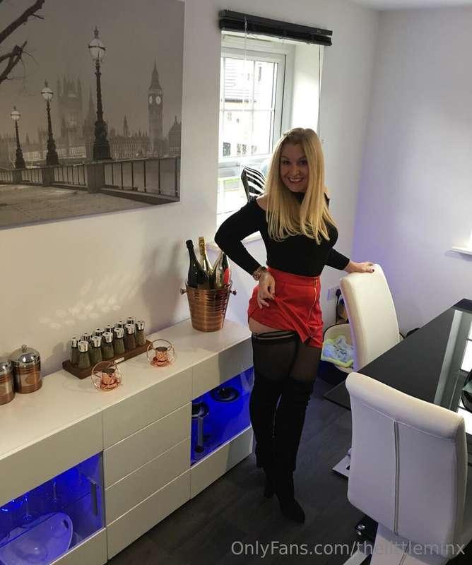 Good morning to my gorgeous fans. Who is back at work today...