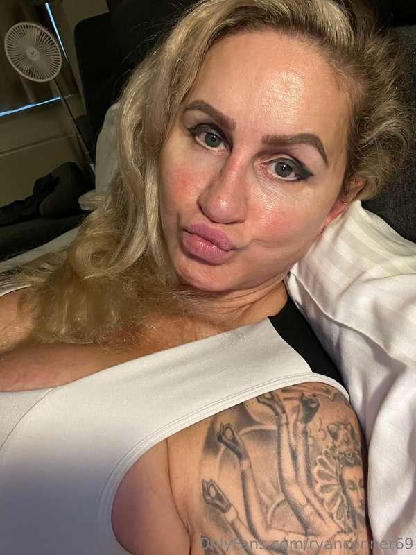 let me give my baby a little smooch 💋