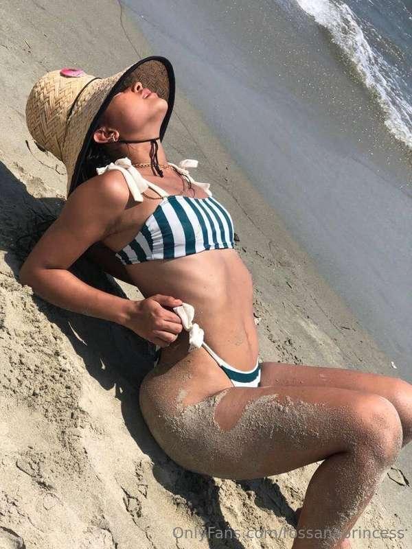 Beach day 😎