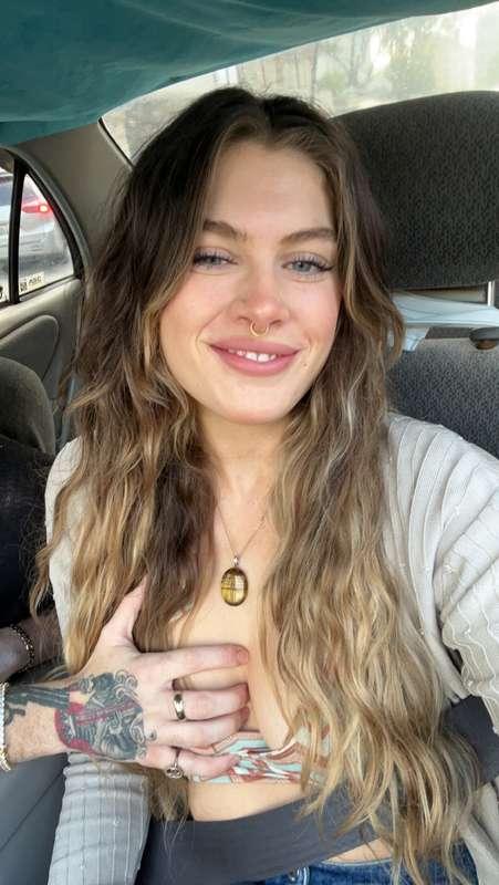 would u guys want a boy/girl live tomorrow or Sunday?