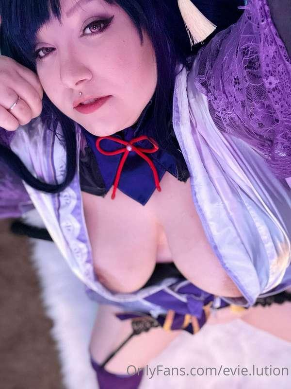 My tits definitely need to be sucked on. Who wants them? 😘