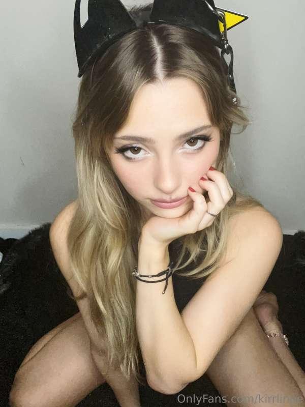 Just saying hello :) I miss you guys 💖