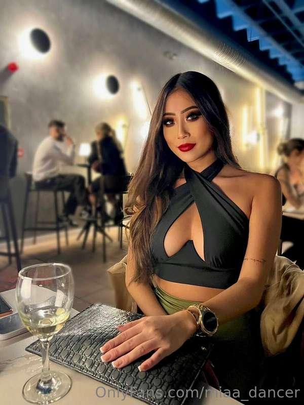 POV you are my date and we have a wonderful and pleasant eve..