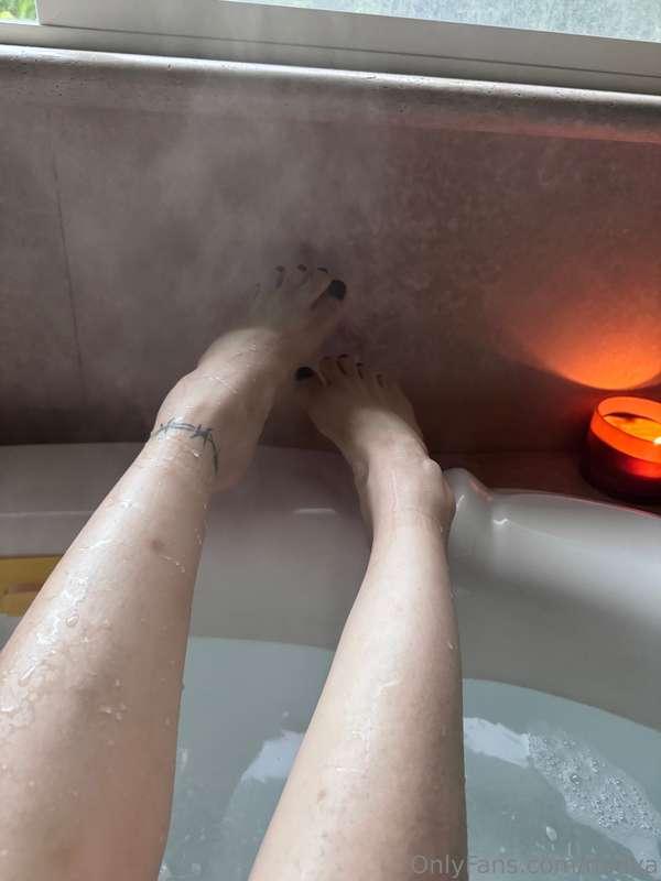 really love hot baths, will you join me? 🔥
