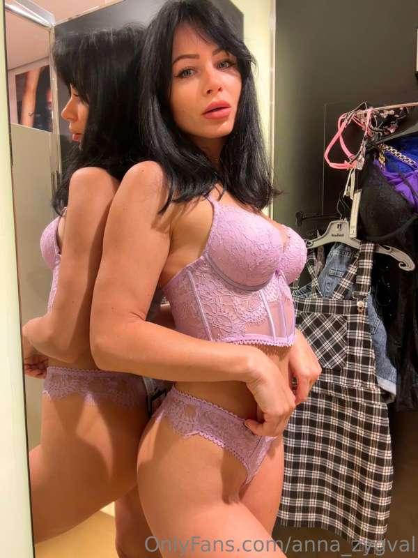 🍒One of my favorite colors is mauve🍇. That's why I think thi..