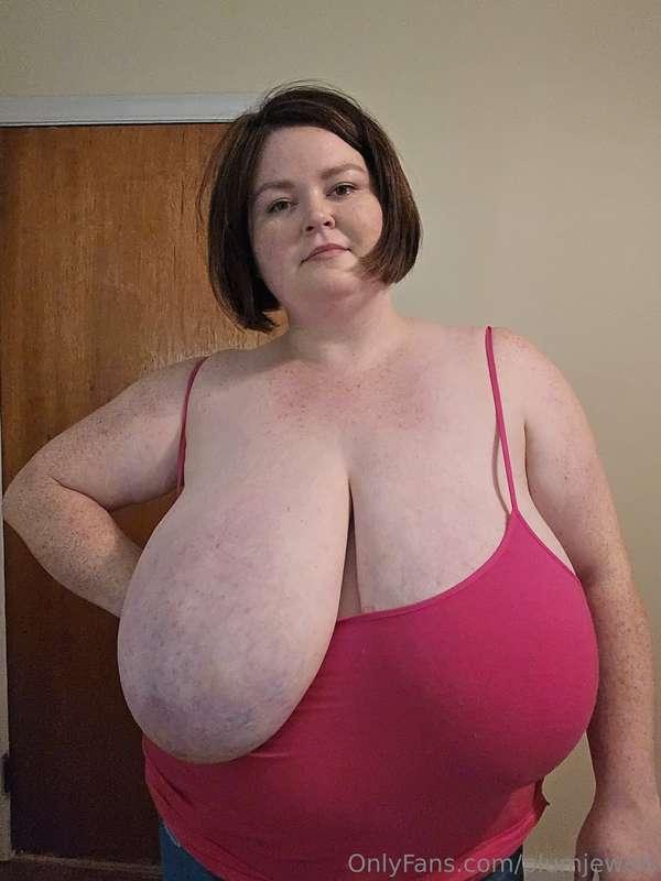 Oops I forgot to tuck my other titty in!