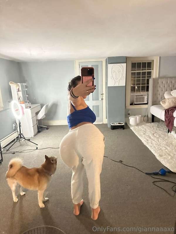 im sure you cant handle all this ass 🍑