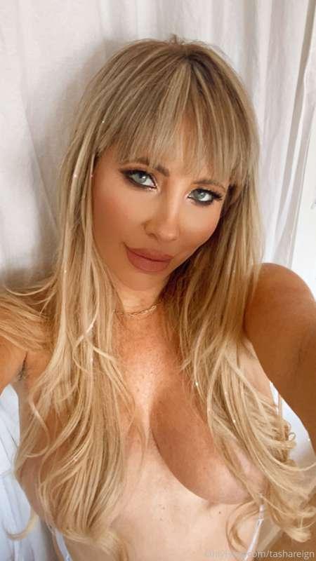 Ready to have some fun with me? 💋
