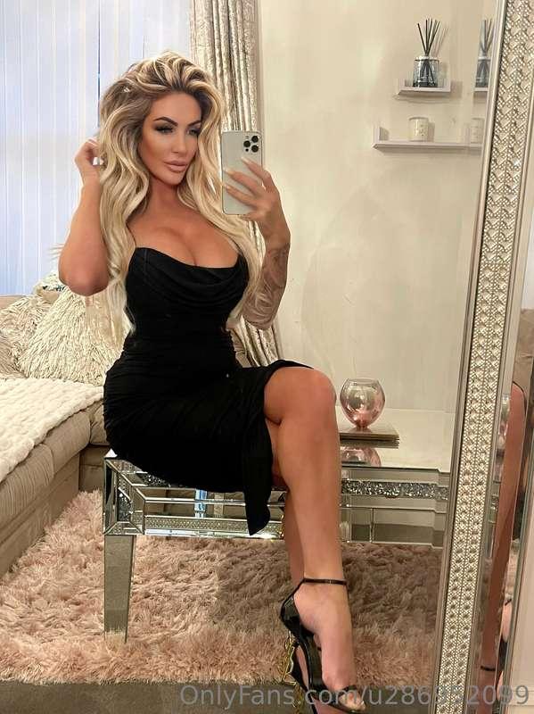 Want to be your sexy classy girl . But naughty in bed 🫦