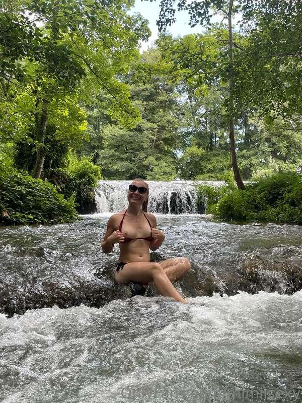 Cet après midi c’était activité aquatique ! Le canoë on ador..