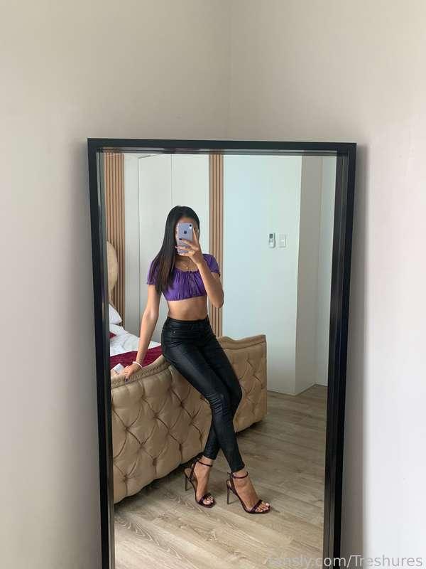 Do I look good in a pair of jeans, a pair of shorts or both? 