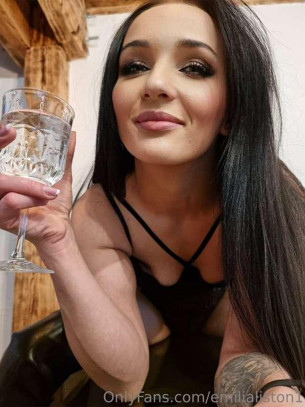 Good morning dear.💋
Want to talk to me? I'm here waiting for..