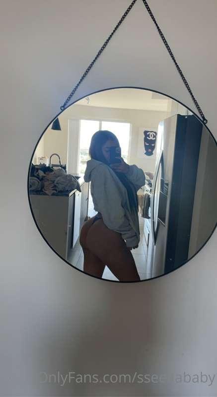 Happy Friday 🤍
