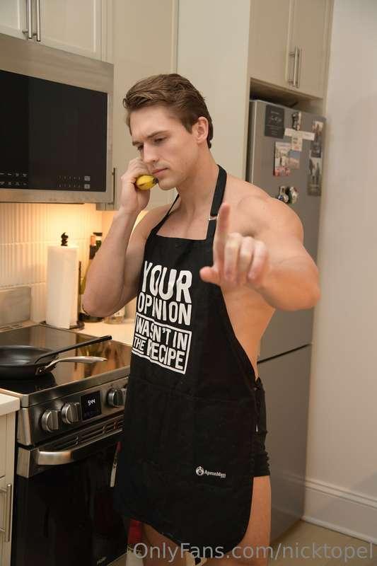 🍌☎️ I have to take this. I’ll be with you in 1 minute; just ..