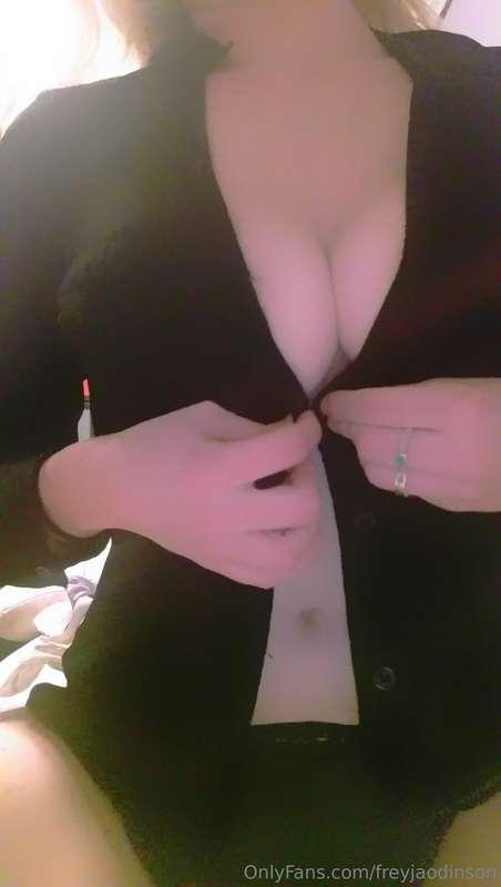 Hubby is a way, Cum take this off for me and then take me.

..