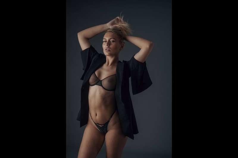 Aya Anker - Studio :Camera Roll