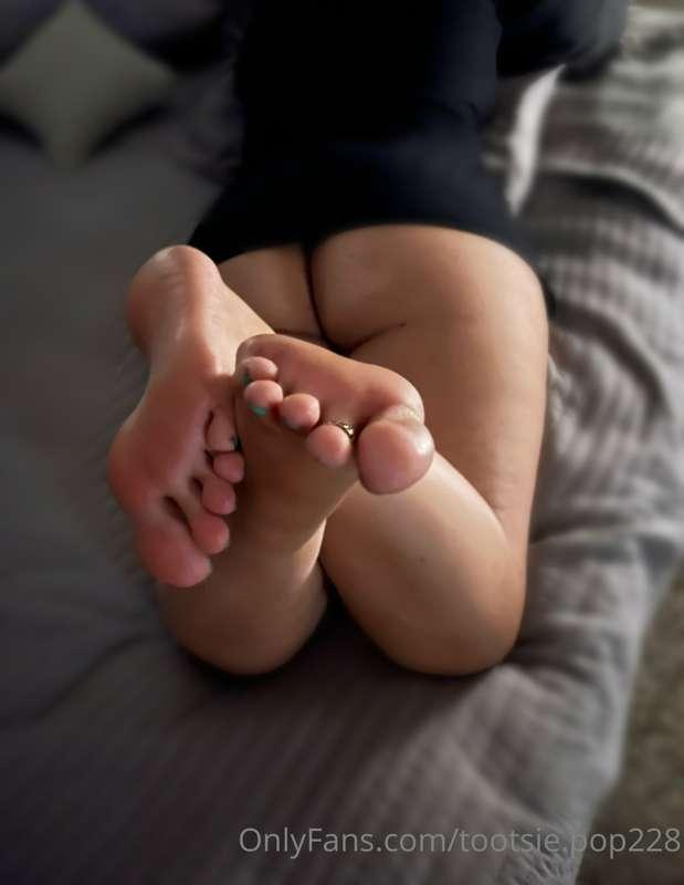 Socks or no socks?