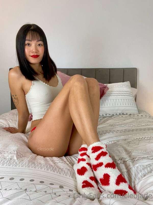Last pic from V-day! Don’t forget to check out my new foot J..