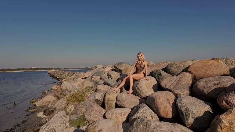 Sofia Emilie - By the ocean :BTS