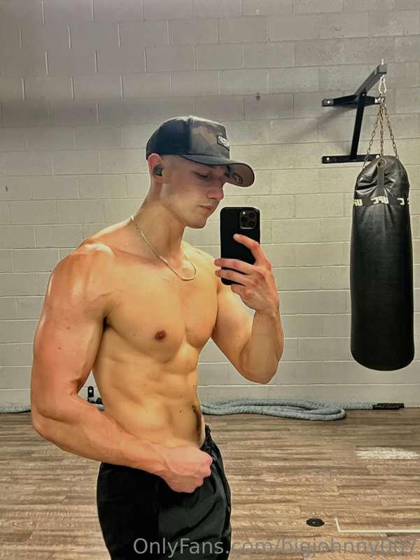 Need someone to spar with🥊