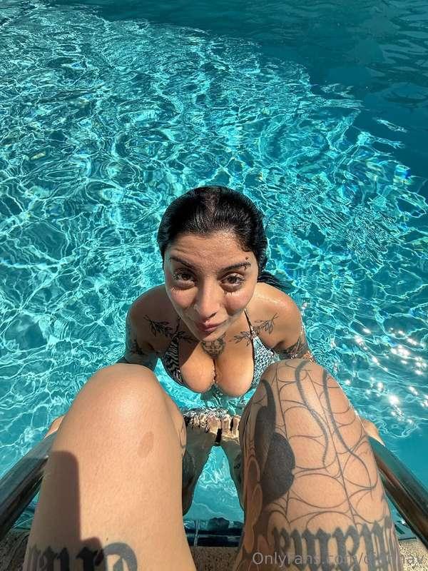 do you wanna play mermaids? 🧜🏻‍♀️🧜🏻‍♀️