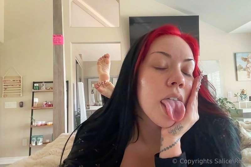 I SENT YOU 2 DM’S TODAY 😈😛 1st video is of me giving a hand ..