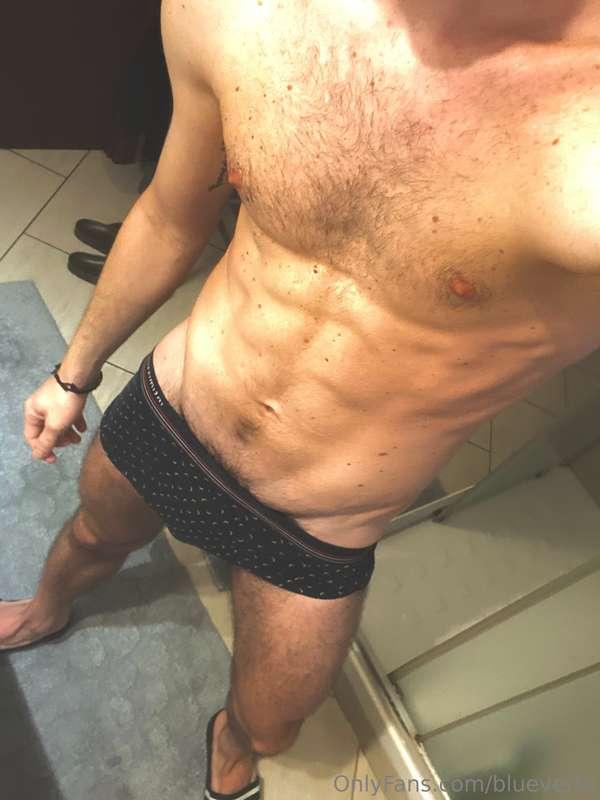 🥳