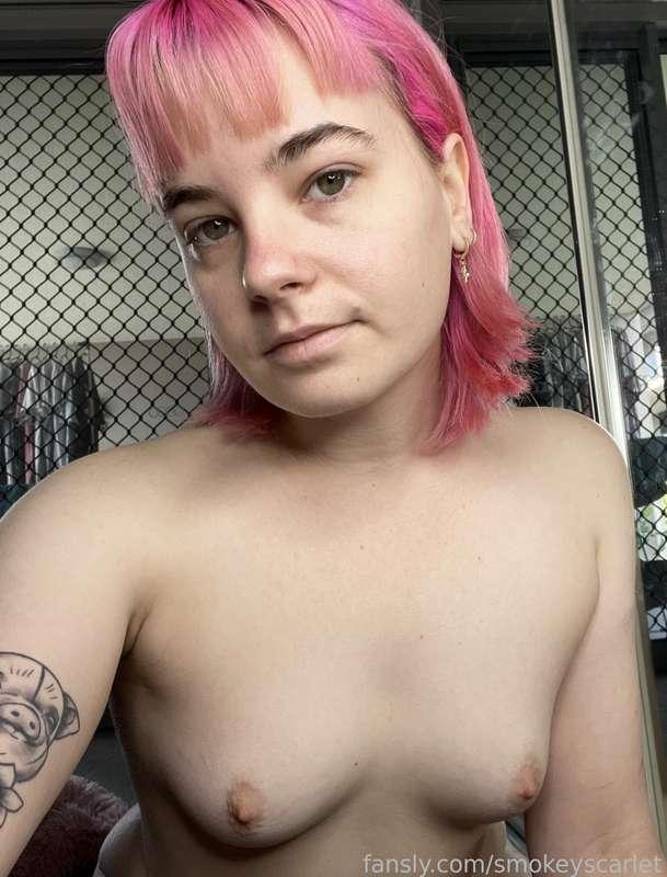 smokeyscarlet image #2