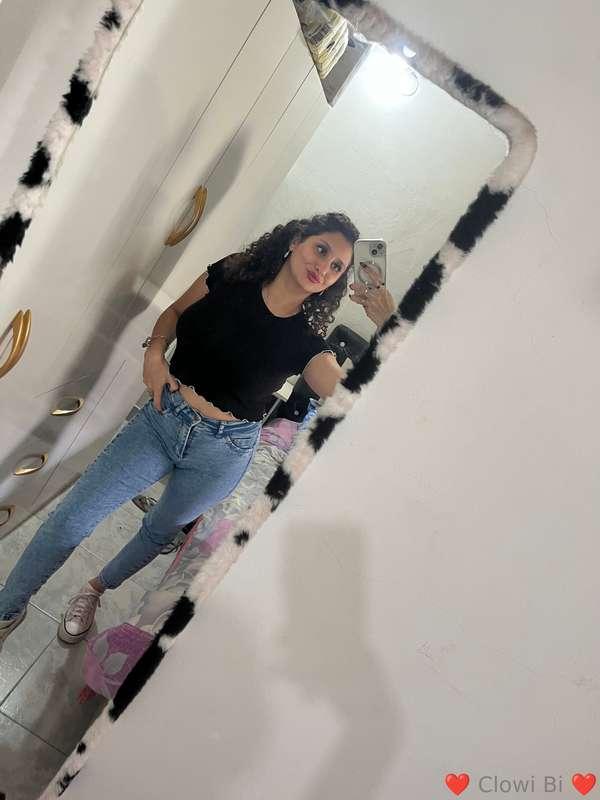 love I want you to take off all my clothes 😈😈